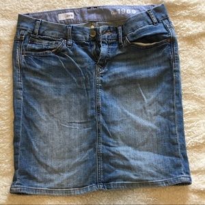Gap jean skirt medium wash size 8
